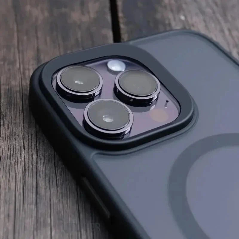 For Magnetic Luxury Matte Case Shockproof Translucent Armor Case For iPhone 15 14 Pro Max Plus Black